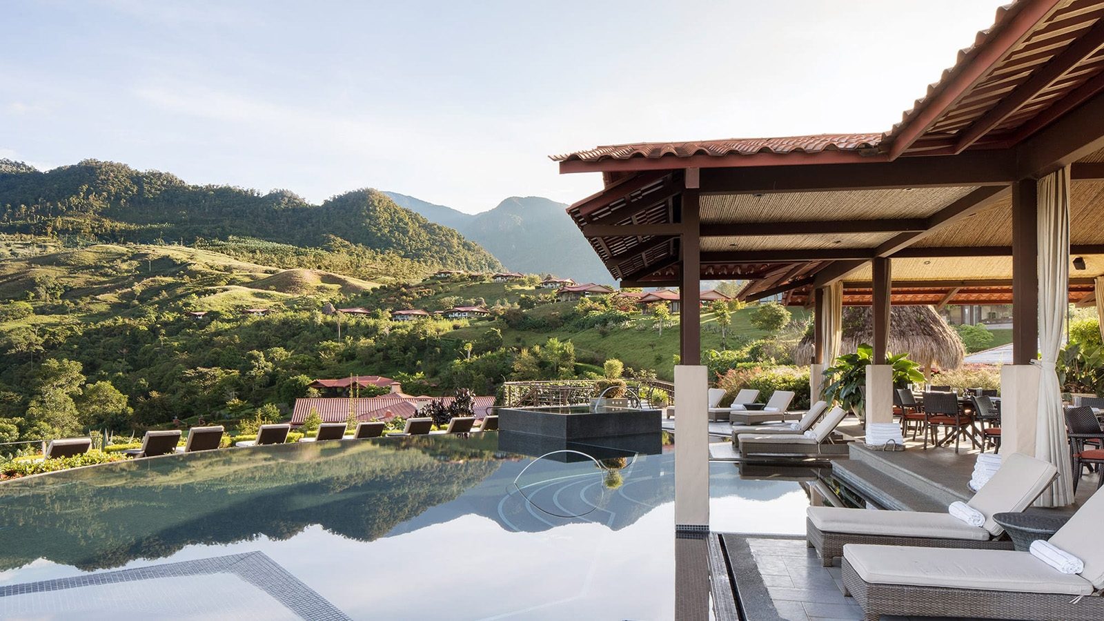 Hacienda AltaGracia, Auberge