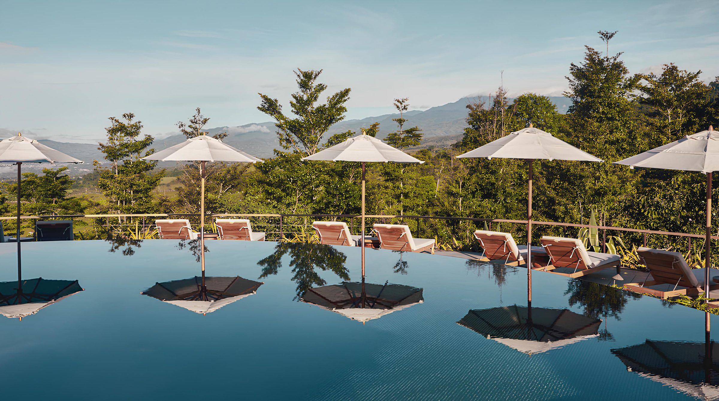 Hacienda AltaGracia, Auberge
